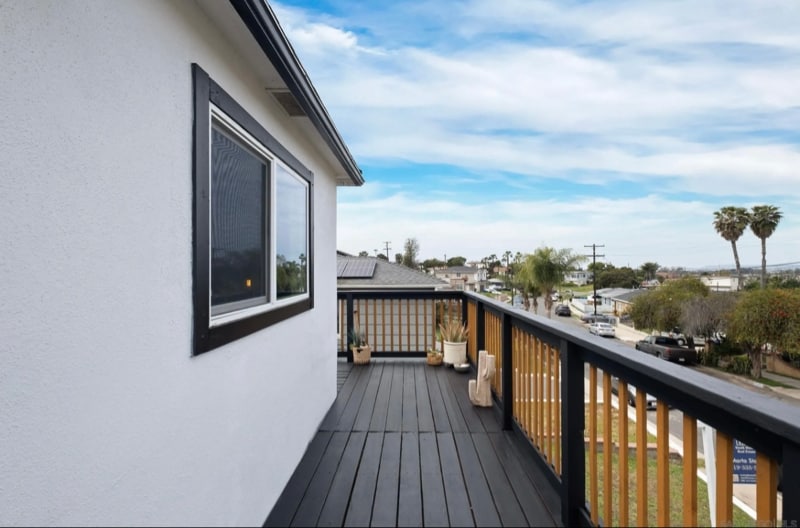 Building Photo - 5463 San Onofre Terrace