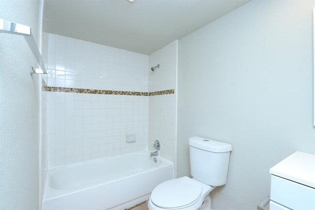Building Photo - 24018 Reagon Canyon Dr