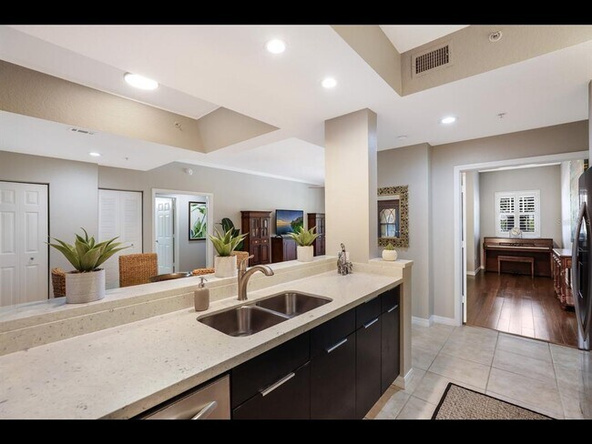 Building Photo - 1064 N Tamiami Trl