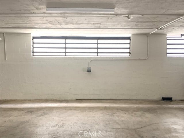 Building Photo - 425 S Catalina Ave