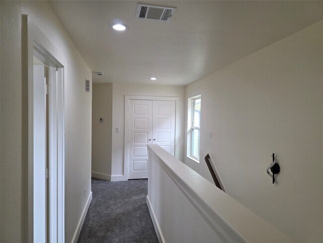 Building Photo - 2142 De Soto St