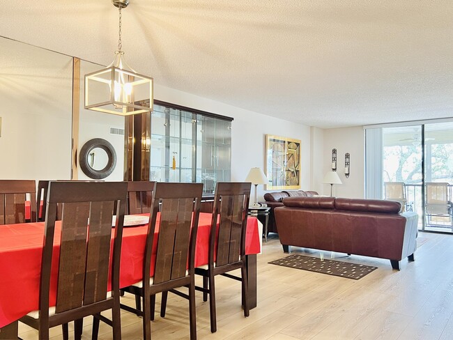 Building Photo - 4725 Lucerne Lakes Blvd E