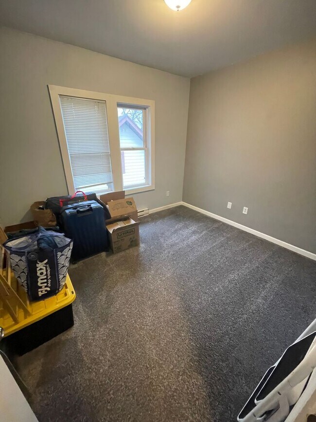 Building Photo - 2317 W 9th St