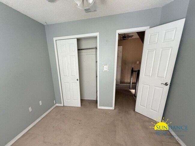 Building Photo - Elegant Bluewater Bay 4 Bedroom Home with Pool, Hot Tub & Scenic Golf Views!