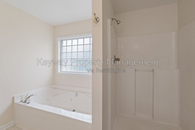 Building Photo - 3495 Essex Pl