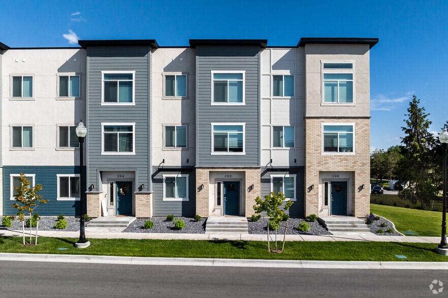 Three bedroom townhomes - Lotus Anthem