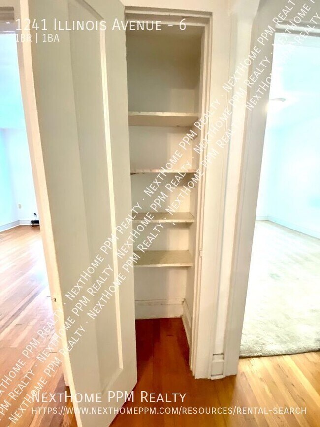 Building Photo - Dormont 1 Bedroom with heat included. Octo...