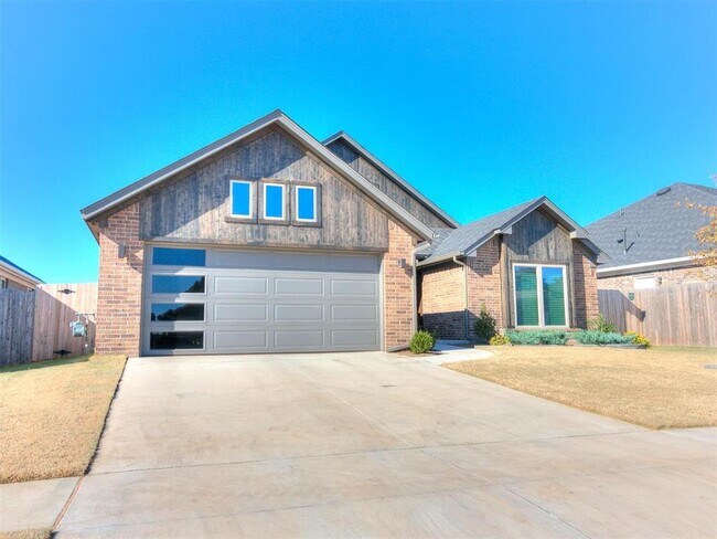 Building Photo - 16125 Buffalo Dr