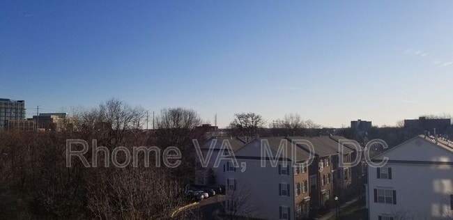 Building Photo - 2451 Midtown Ave