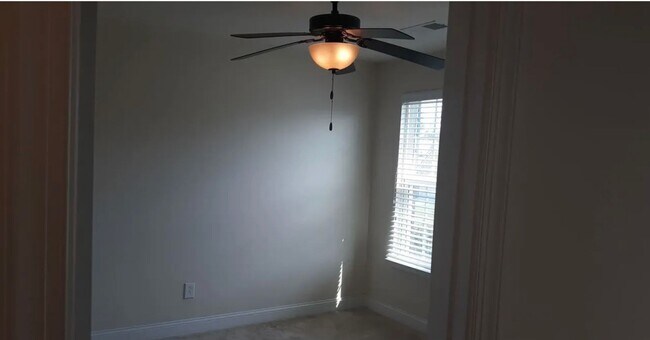 Building Photo - Discover this spacious 5-bedroom, 3.5-bath home in Elgin, SC ~ Available July 2026!