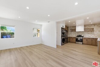 Building Photo - 5411 Troost Ave