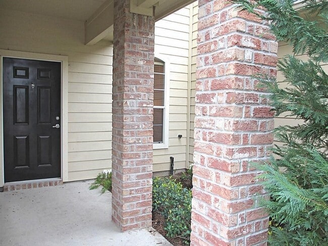 Building Photo - 906 Sterling Creek Cir