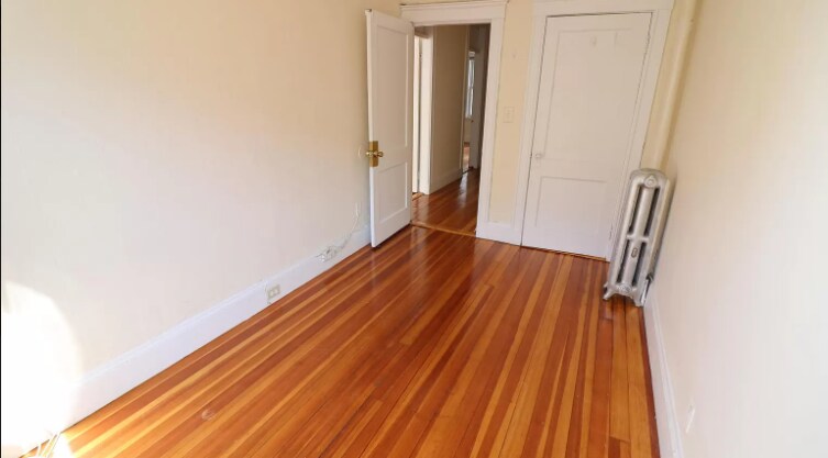 Building Photo - 11 Barrows St