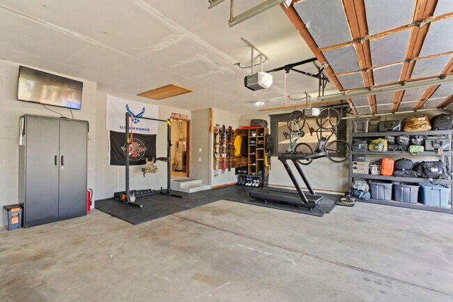Building Photo - 7065 W Amity Rd