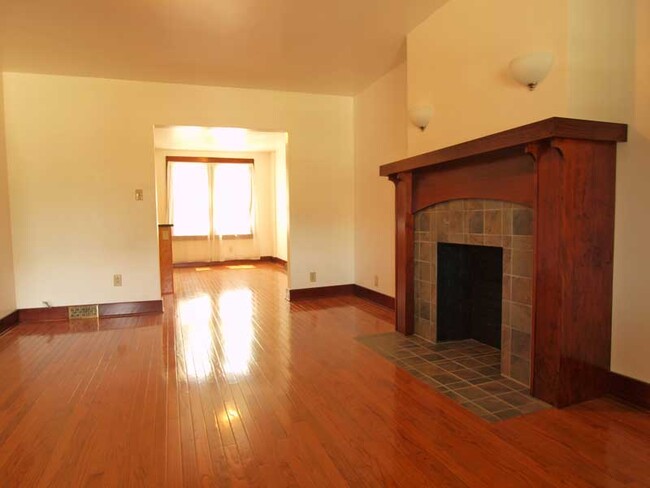 Primary Photo - 1634 Aurelius St