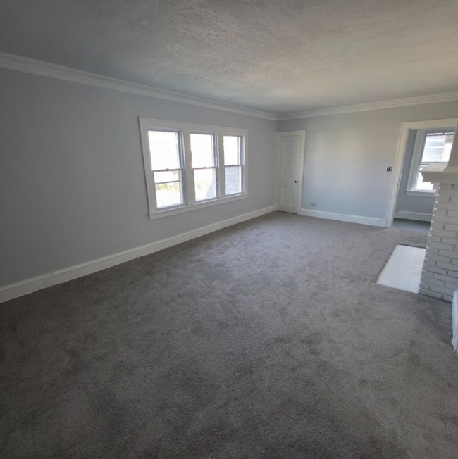 Building Photo - X 10/28|3294 East 146 St