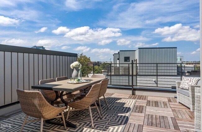 Building Photo - **OFFERING FIRST MONTH'S RENT FREE & REFUNDABLE APPLICATION FEES** Luxurious New Construction 2BD...