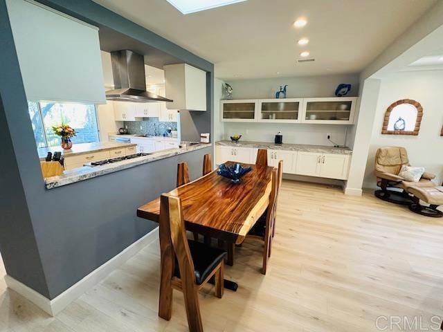 Building Photo - 2462 Lozana Rd