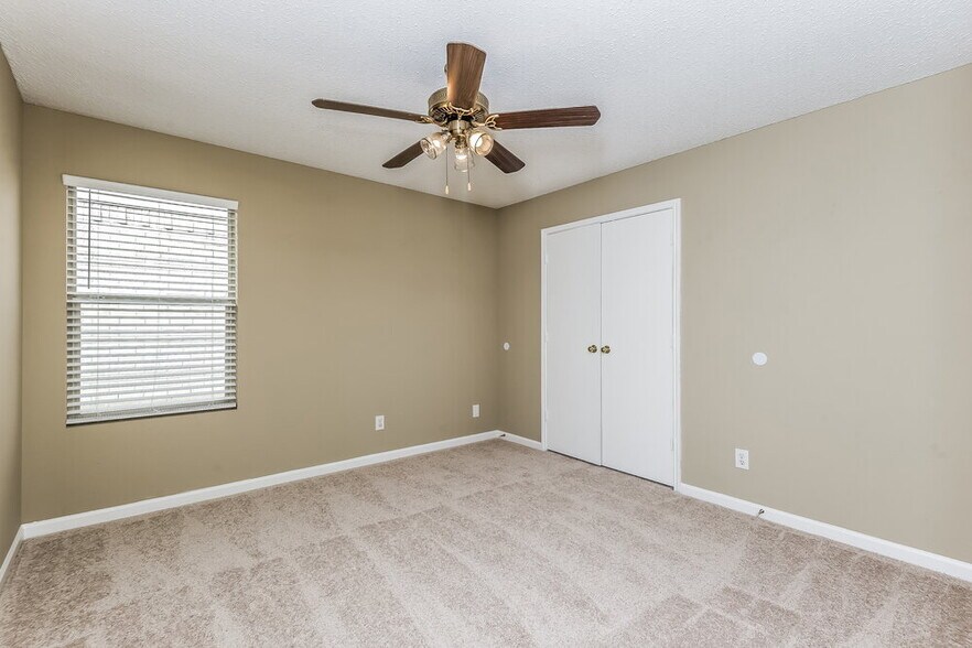 Building Photo - 3909 Fox Run Dr