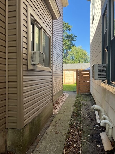 Building Photo - 309 Biddle Ave