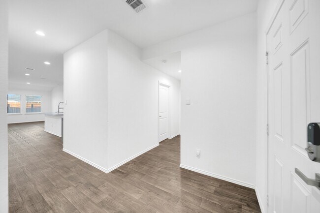 Building Photo - 21234 Riverdew Dr