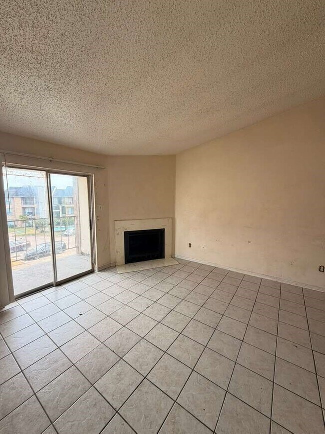 Building Photo - 10101 S Gessner Rd