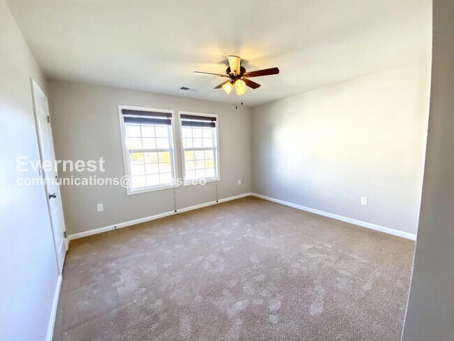 Building Photo - 99 Coachman Cir