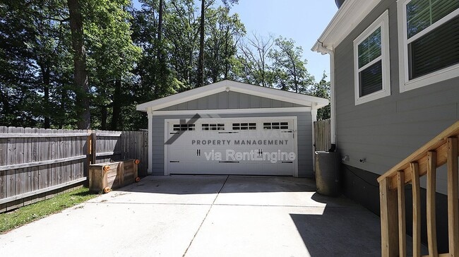 Building Photo - 1724 Arrowhead Dr