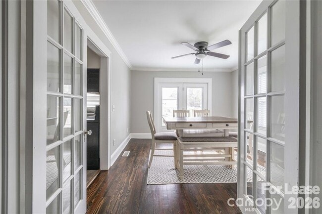 Building Photo - 123 E 2nd St