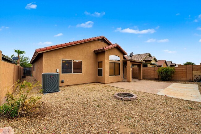 Building Photo - 25840 W Winslow Ave