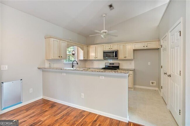 Building Photo - 14 Bryan Springs Rd SW