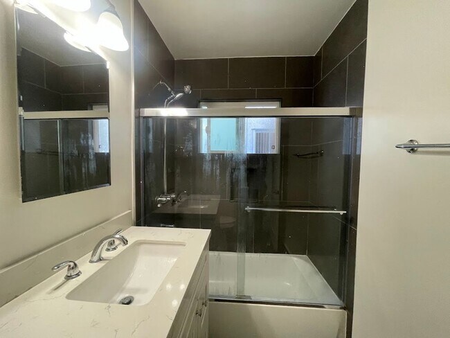 Building Photo - YUKON 13717-13719