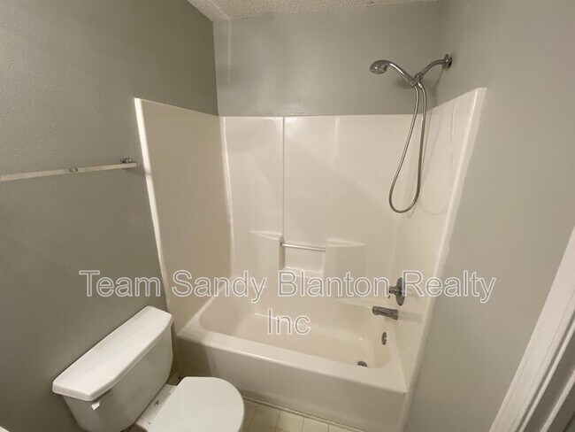 Building Photo - 10340 Chinaberry Ct