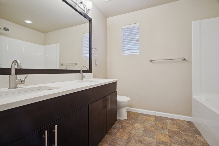 Building Photo - 16112 81st Ave E