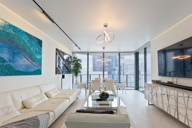 Building Photo - 1000 Brickell Plaza