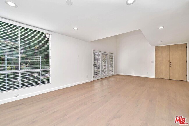 Building Photo - 843 4th St