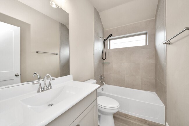 Building Photo - 584 Santa Rosa Hls Dr