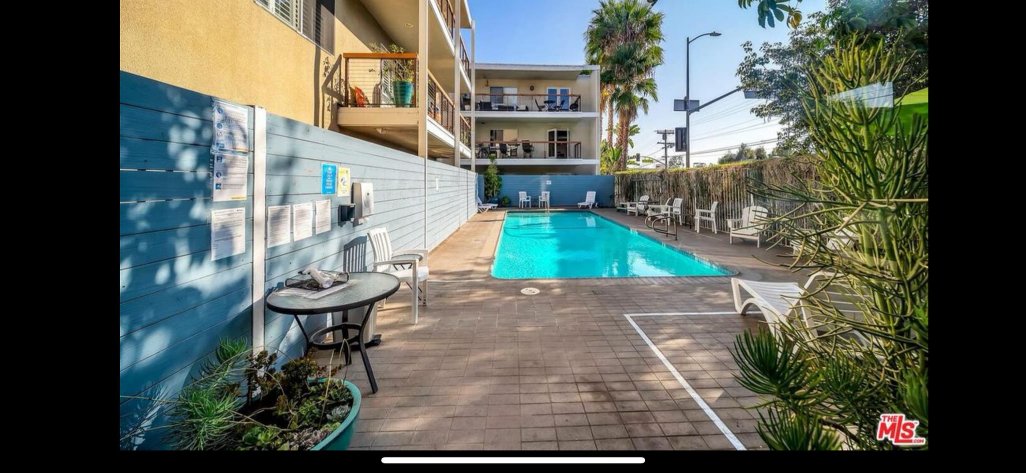 Building Photo - 330 S Barrington Ave