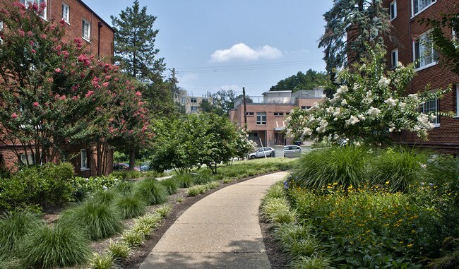 Building Photo - Rockford Apartments