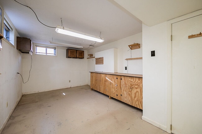 Building Photo - 7420 Webster St