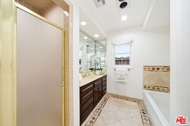 Building Photo - 4115 Laurelgrove Ave