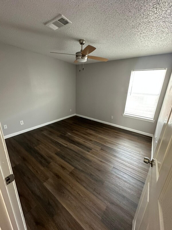 Building Photo - 700 Hercules Ln