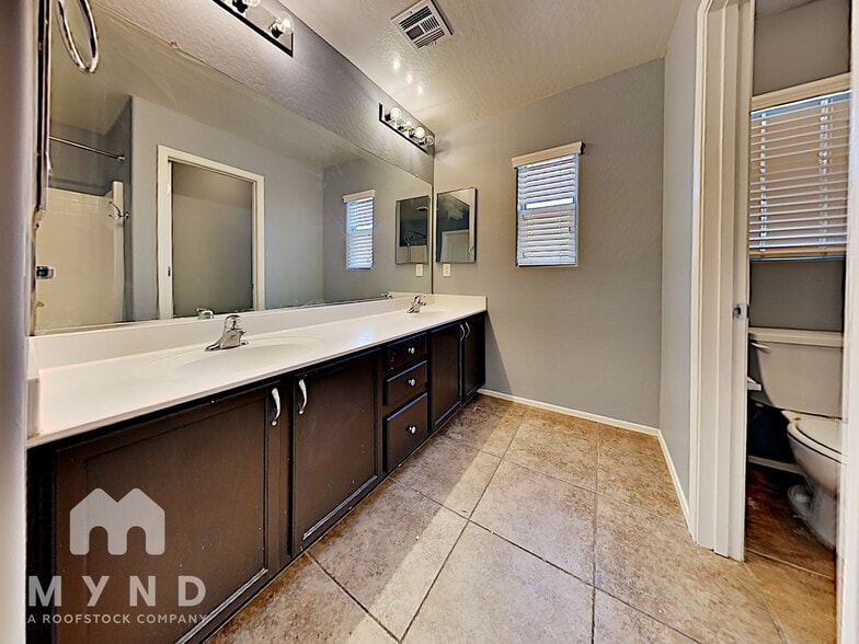 Building Photo - 3694 E Yeager Dr