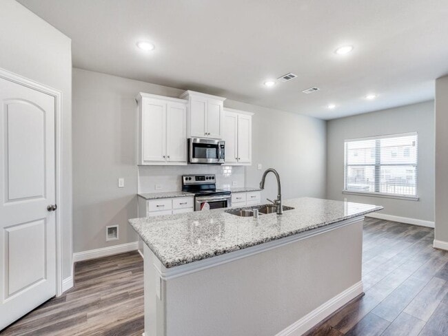 Building Photo - 6803 Topaz Dr