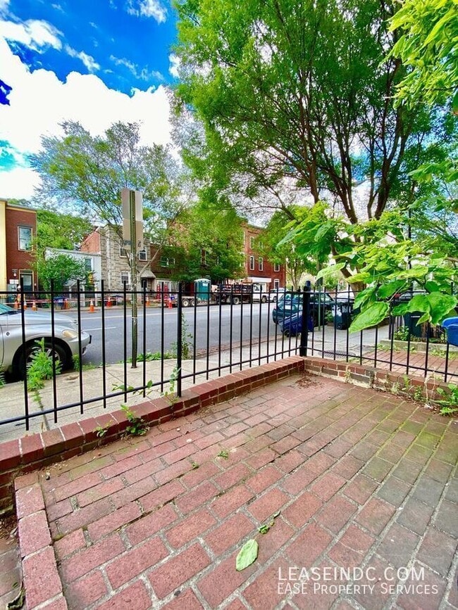 Building Photo - 1612 6th St NW