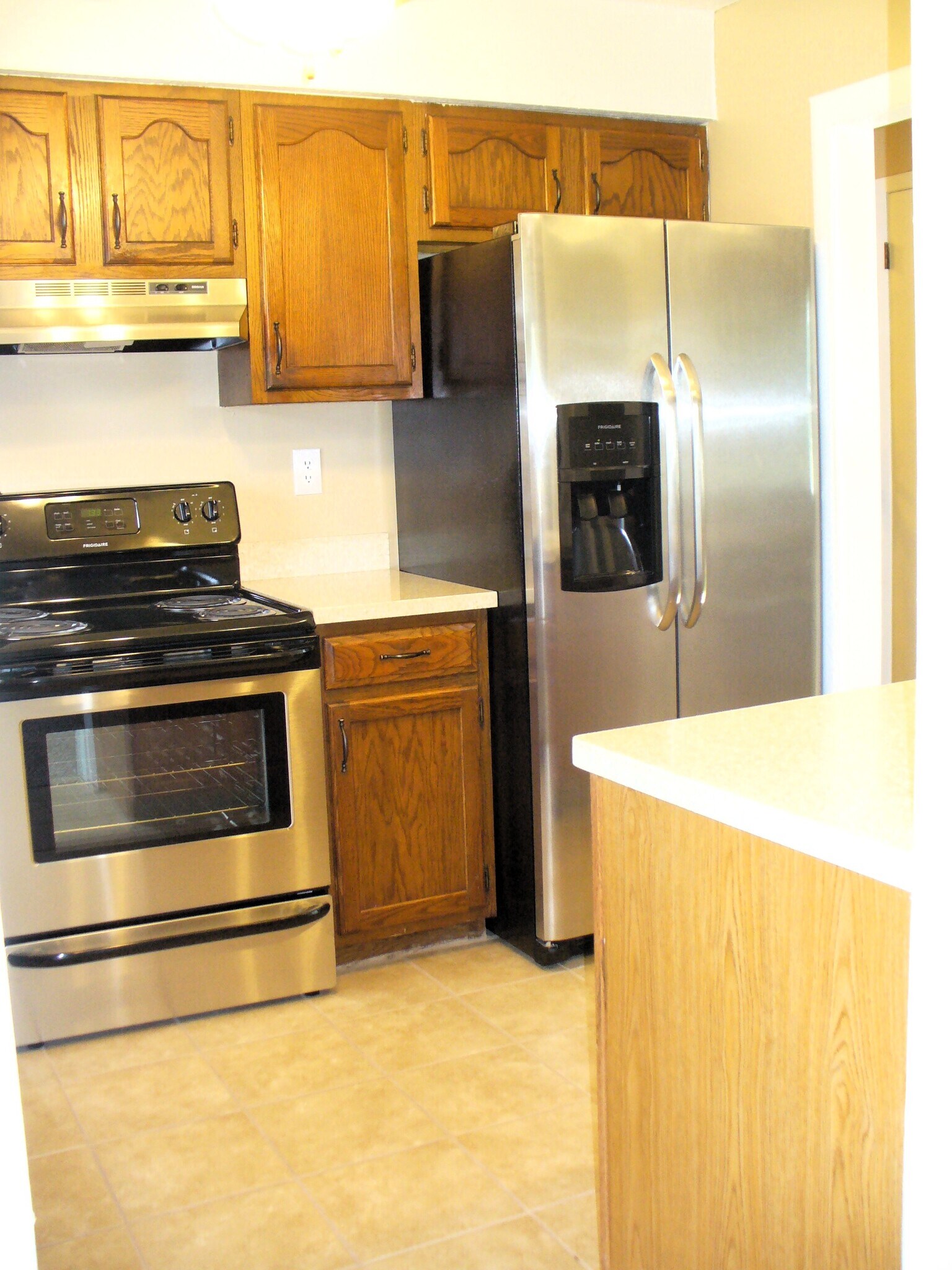 Building Photo - 728 Pleasant Valley Rd