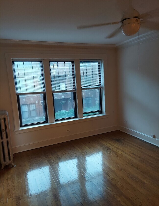 Building Photo - 1134 W Pratt Blvd