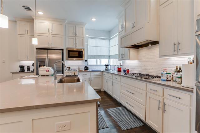 Building Photo - 8044 Zeppos Dr.