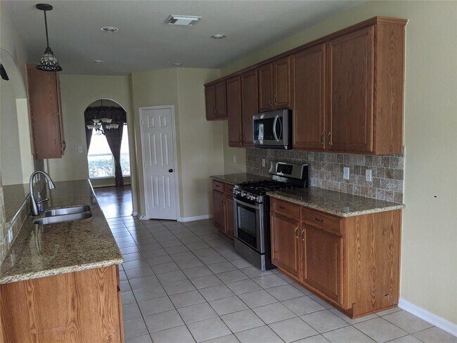 Building Photo - 25727 Shady Spruce Ln