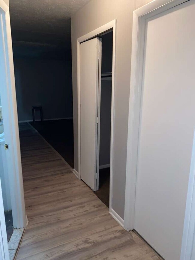 Building Photo - 1885 N Taylor Rd